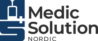 Logotyp med texten "Medic Solution NORDIC" i svart. Till vänster finns en stiliserad symbol i blått som liknar bokstäverna "MS" sammanflätade.